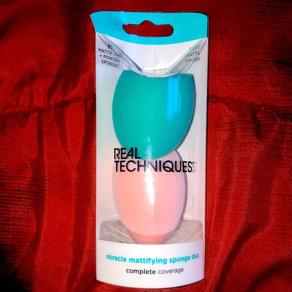 ✨🆕Real Techniques Miracle Mattifying Sponge Duo Set!💙💖✨ - Picture 2 of 13